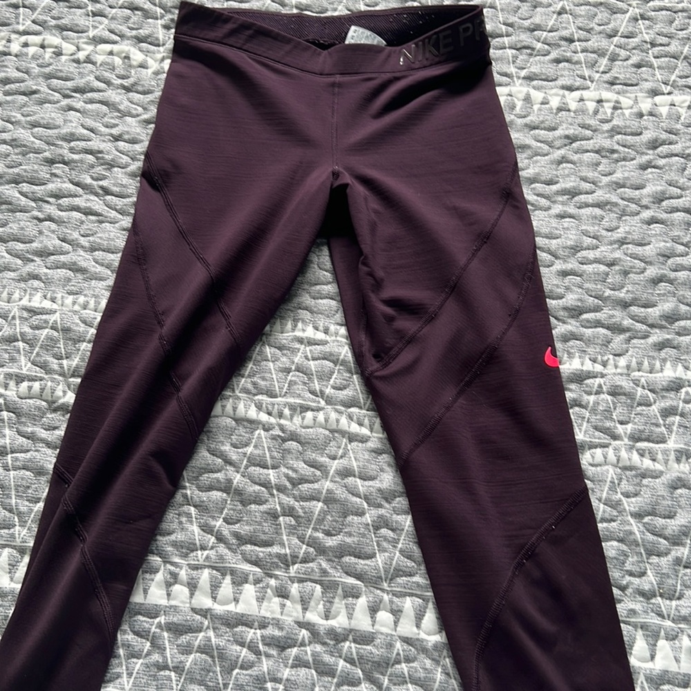 Size medium Nike pro leggings